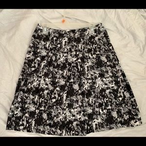Gray/Black pleated skirt